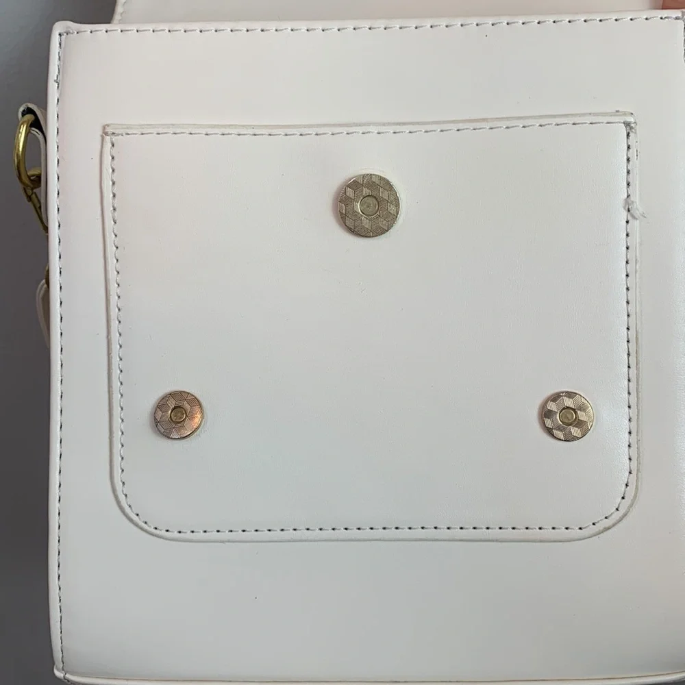 Trendy Flip Backpack / Handbag With 3 Snap Closure - Picture 7 of 8